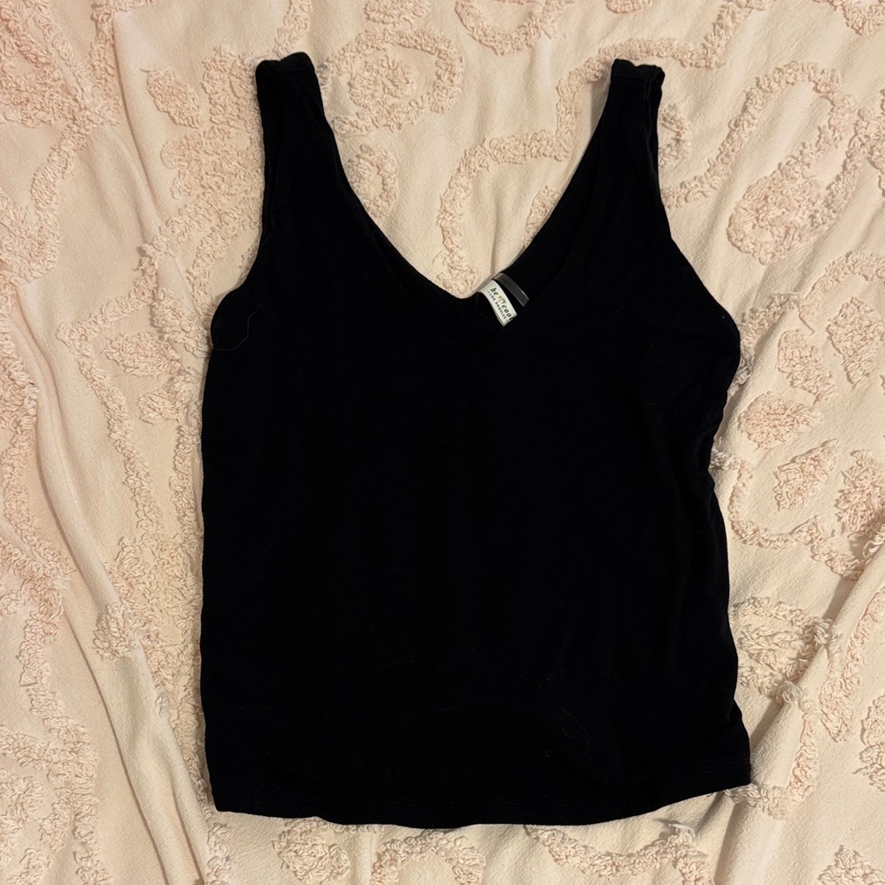BE COOL Black V-Neck Tank Top